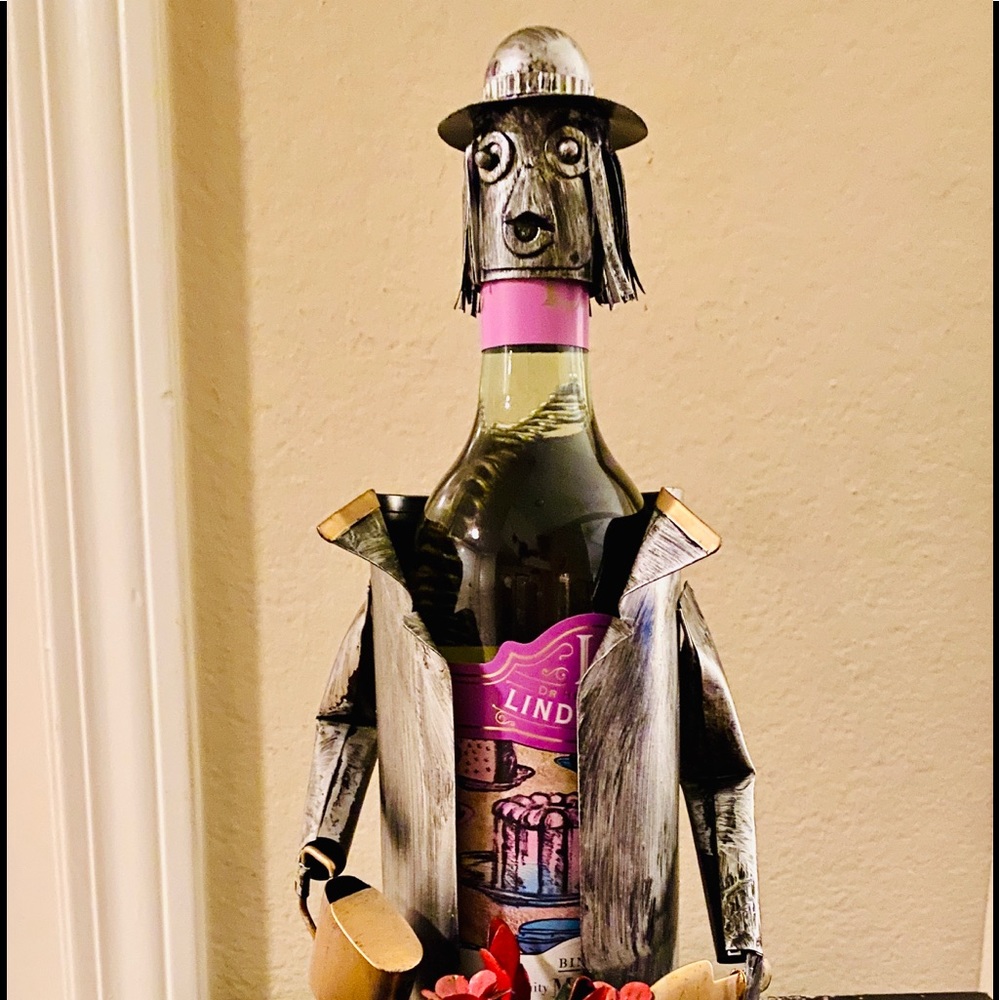 NWT WINE HOLDER